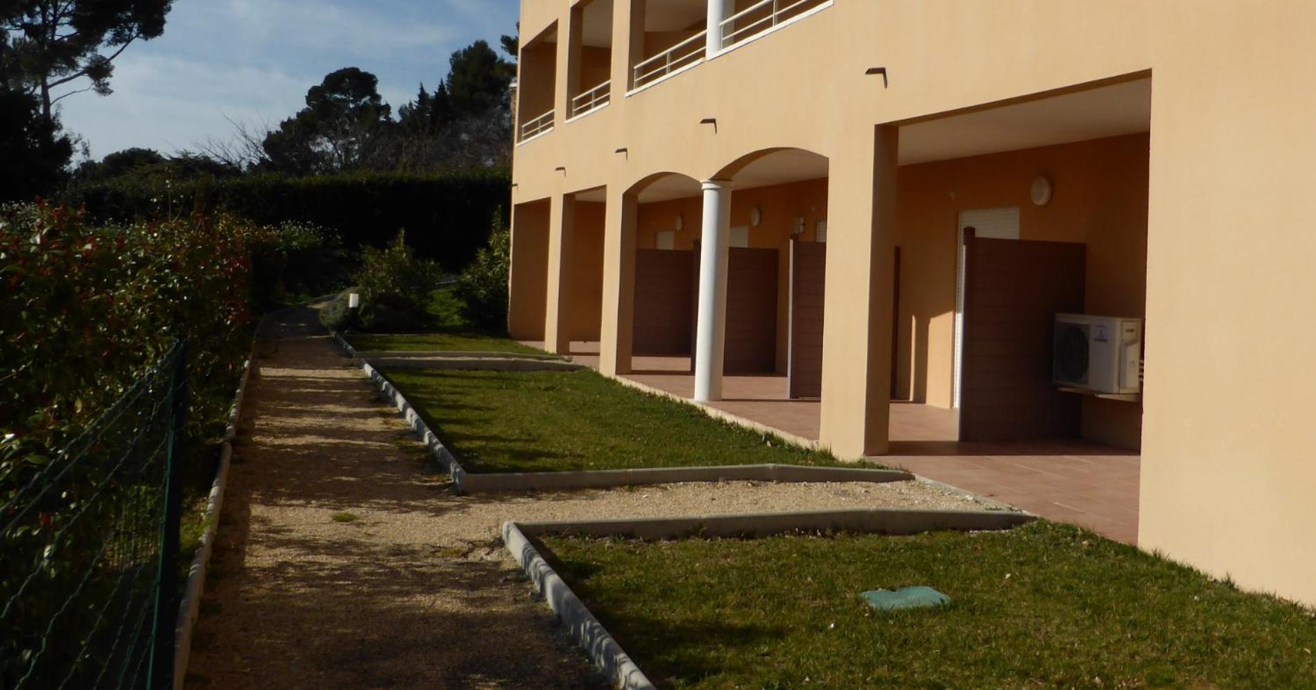 The Originals City, Hotel Cote Sud, Marseille Est Allauch Exterior photo