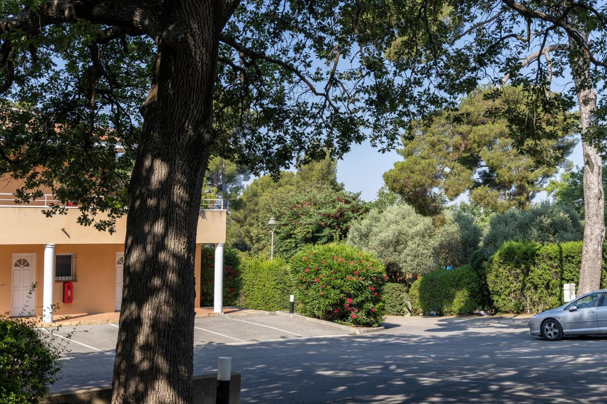 The Originals City, Hotel Cote Sud, Marseille Est Allauch Exterior photo