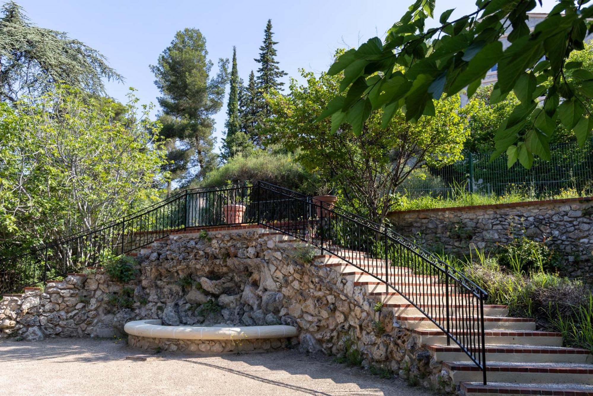 The Originals City, Hotel Cote Sud, Marseille Est Allauch Exterior photo