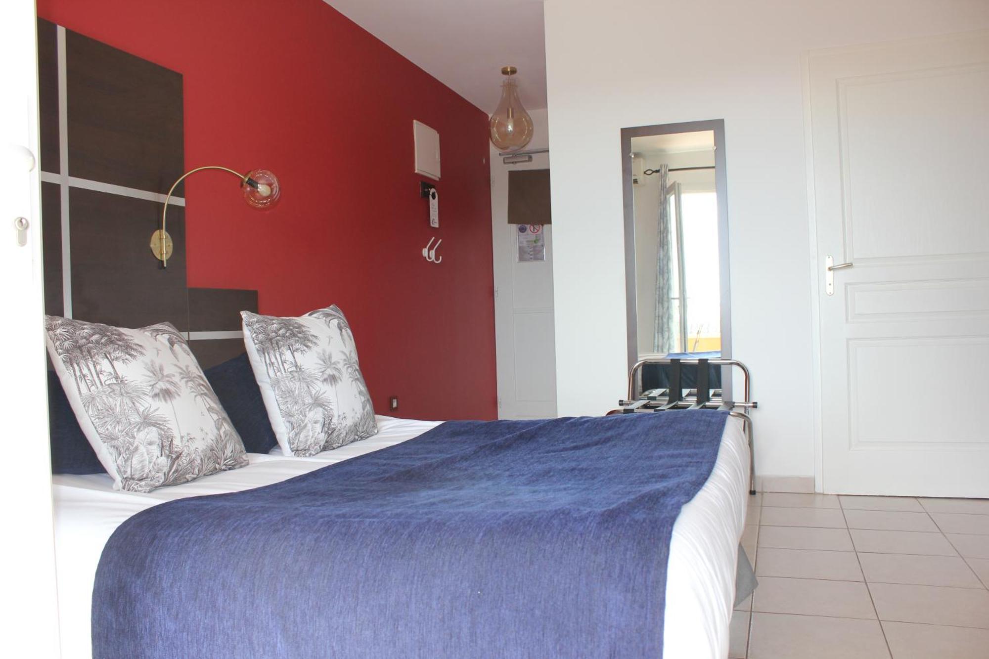 The Originals City, Hotel Cote Sud, Marseille Est Allauch Room photo